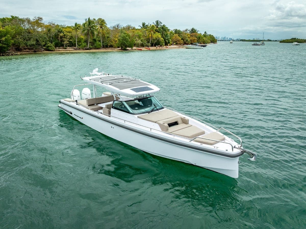 37' Axopar 2025