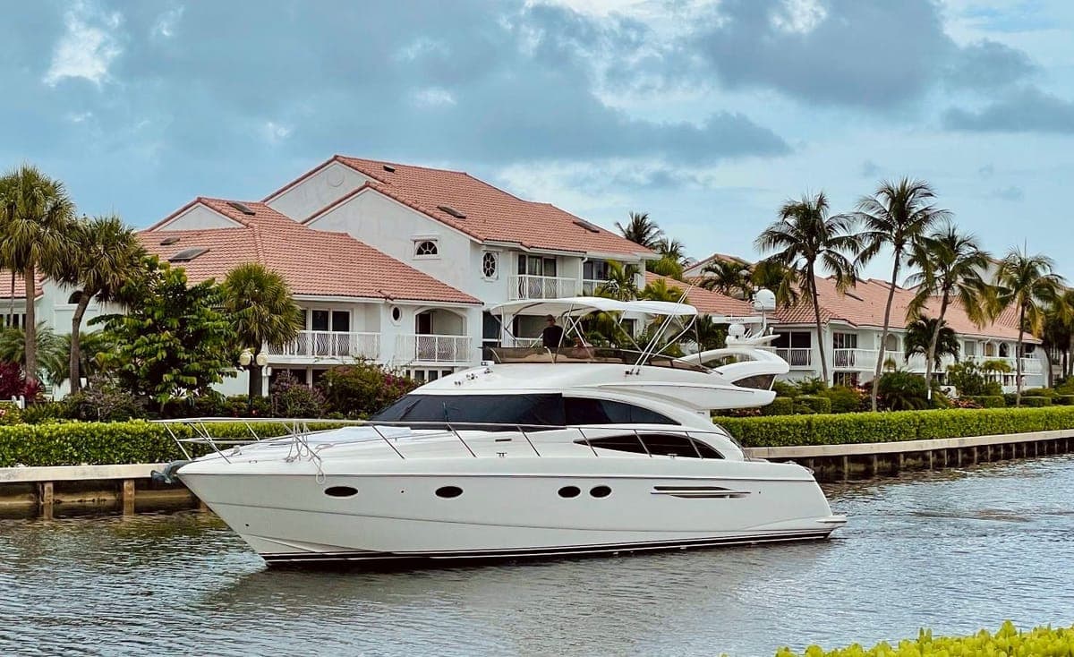 60' Viking Princess flybridge